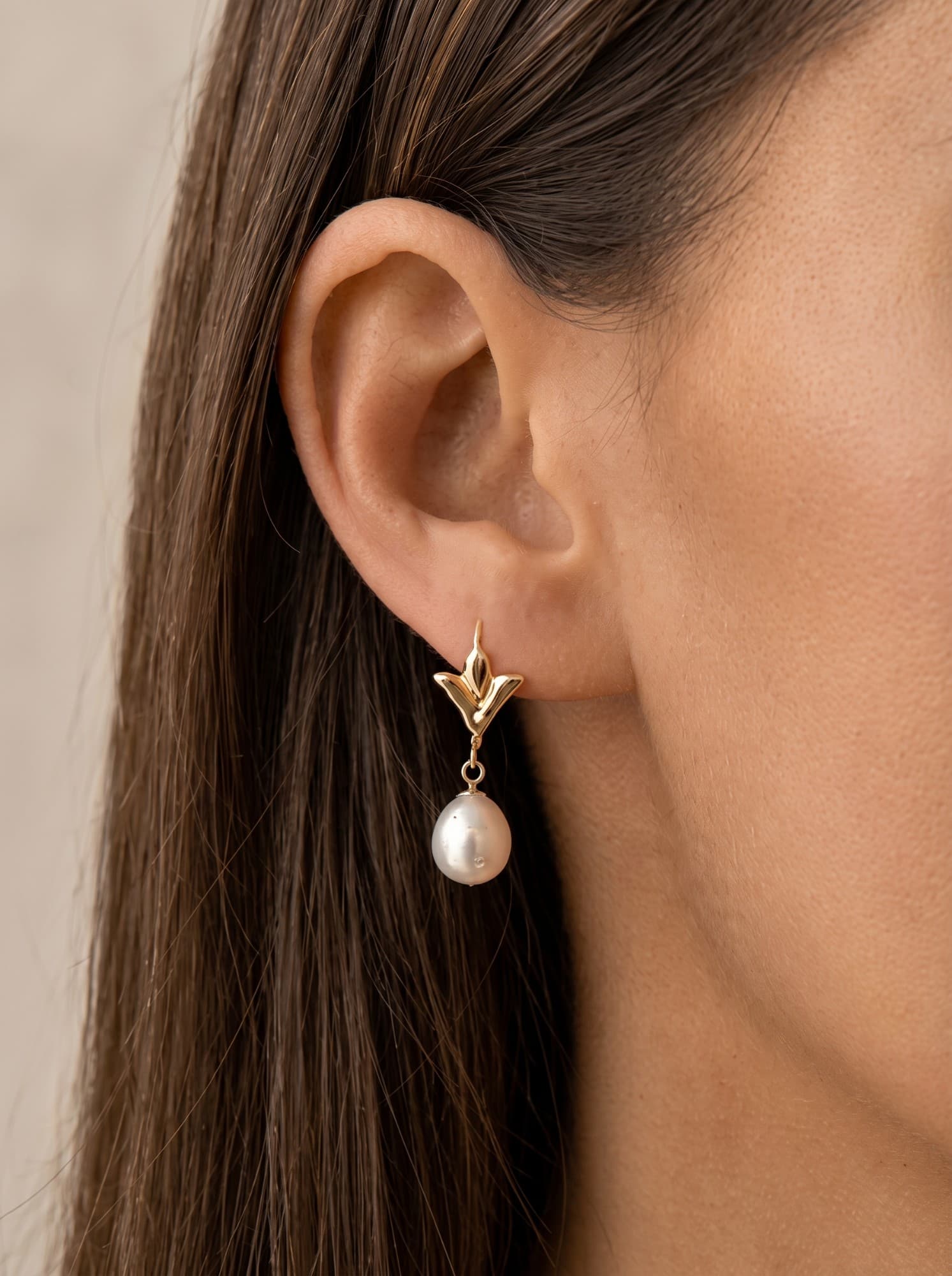 Arete de oro y perla — Joyería Oasis