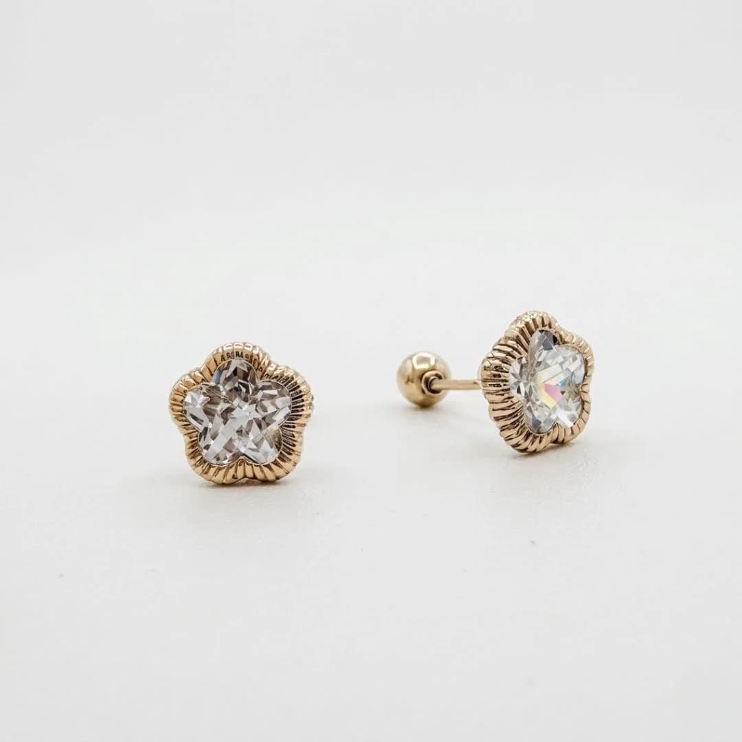 Flor Diamantada en Oro 10 kts